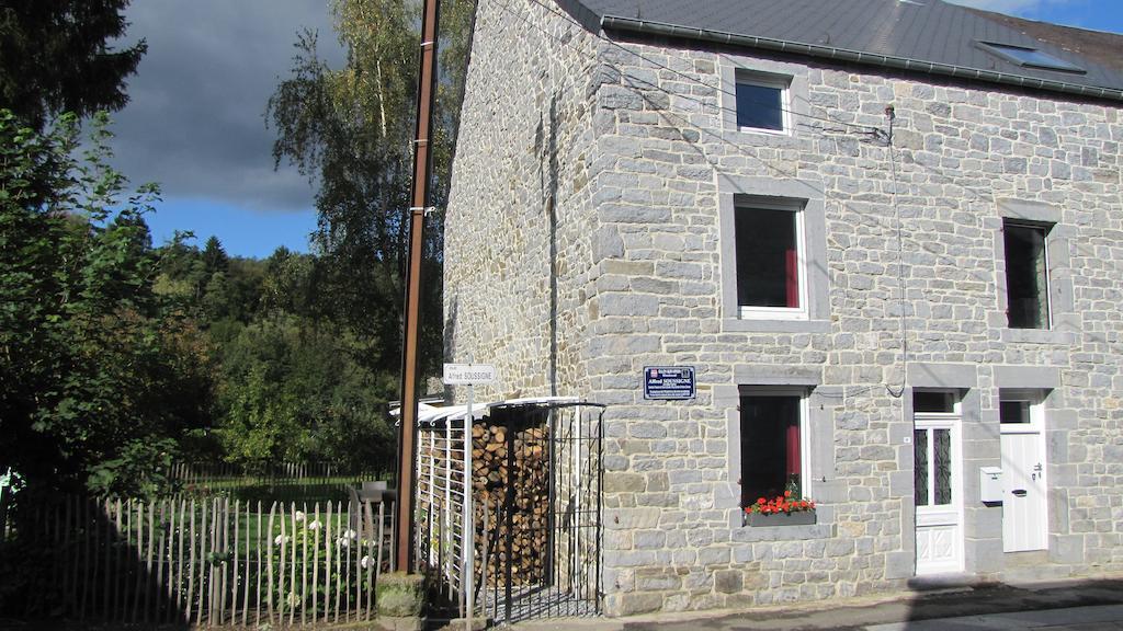 Gite Maison Alfred Soussigne Olloy-sur-Viroin Værelse billede